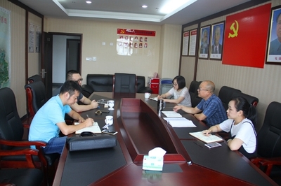 区招商局与超神互动深入洽谈电竞项目